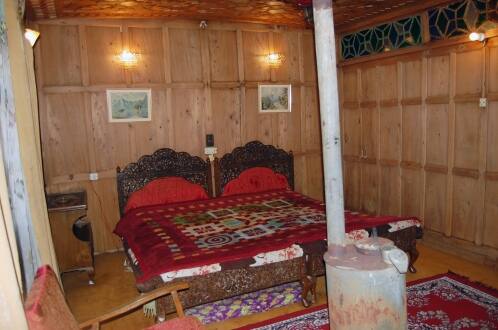 Humza Houseboat, Srinagar 2